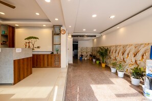 Quầy tiếp tân