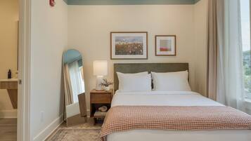 1 bedroom, travel crib, free WiFi, bed sheets