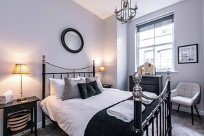 2 habitaciones, tabla de planchar con plancha y wifi gratis 