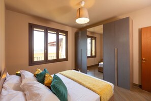 2 bedrooms, iron/ironing board, WiFi, bed sheets - Cornaredo Terraced Grand Suite (Cornaredo)