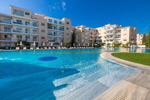 Piscina coperta, piscina all'aperto