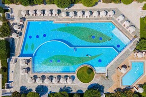 Piscine couverte, piscine extérieure