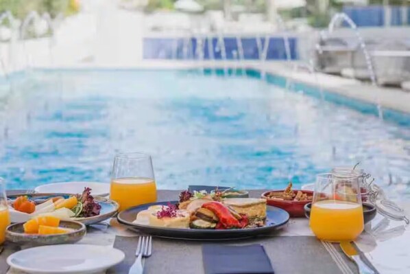 Indoor pool, outdoor pool