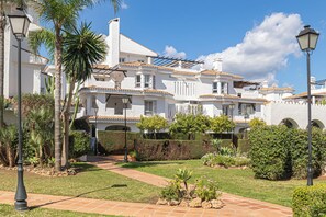 Smekmånadslägenhet - flera sovrum - 2 badrum - intill bergen (Los Naranjos de Marbella Luxury) | Exteriör