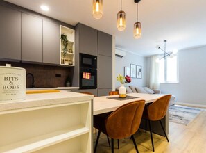 Apartment (Two Bedroom Apartment) | Private kitchen - Cultural Haven Central Two Bedroom Apartment in Zadar With City Views (Zadar)