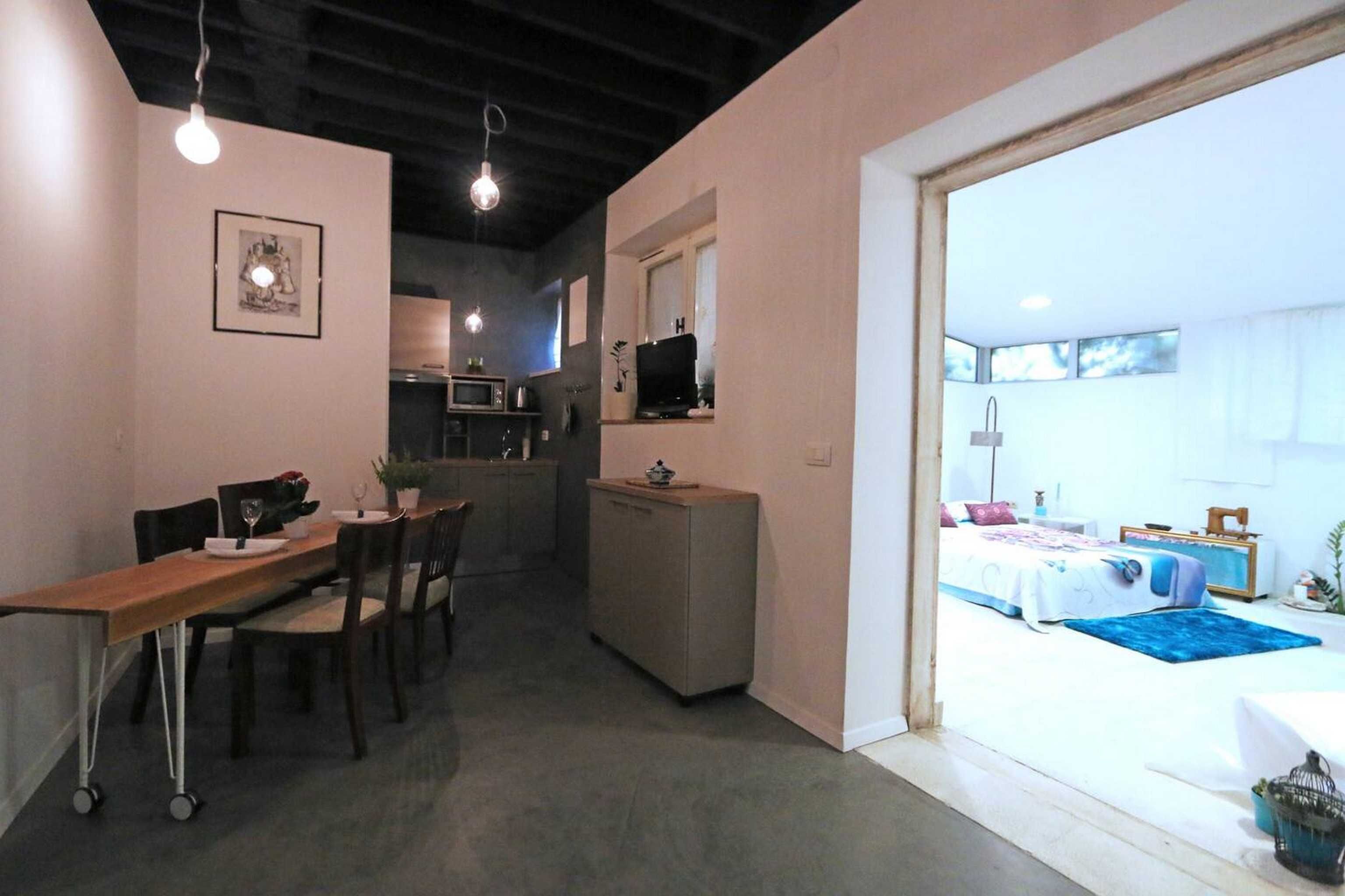 Estúdio (Studio Apartment with Terrace) | Cozinha privada | Geladeira