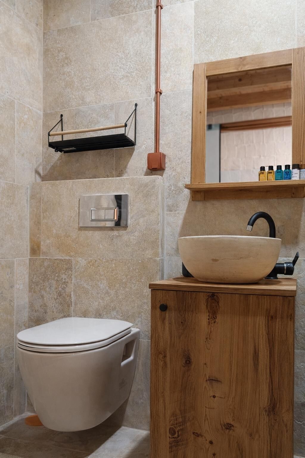 Classic Room, 1 Double Bed, Sea View | Bathroom | Shower, hair dryer, slippers, towels