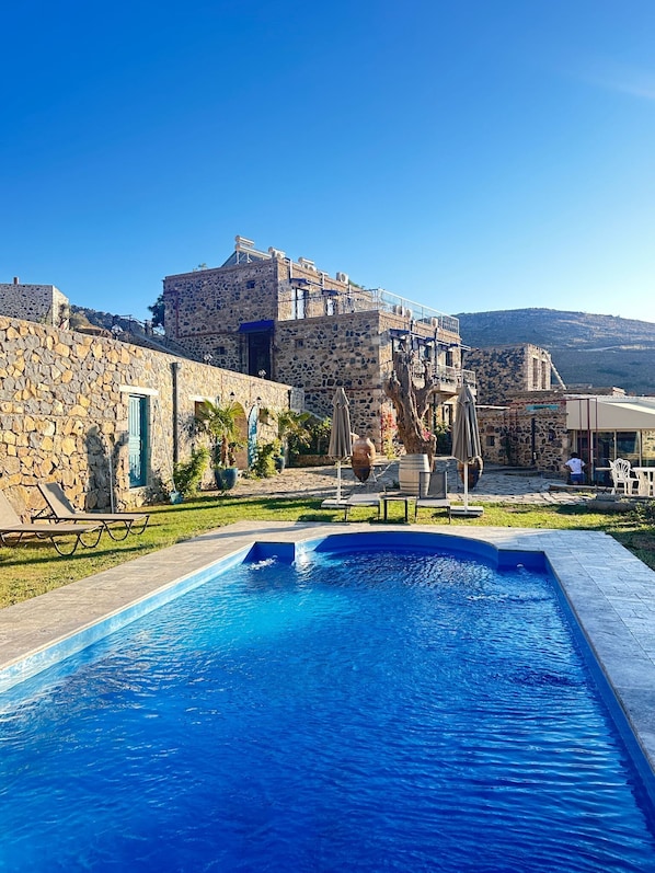 Outdoor wedding area - FİNTOZ BUTİKA (Karaburun)