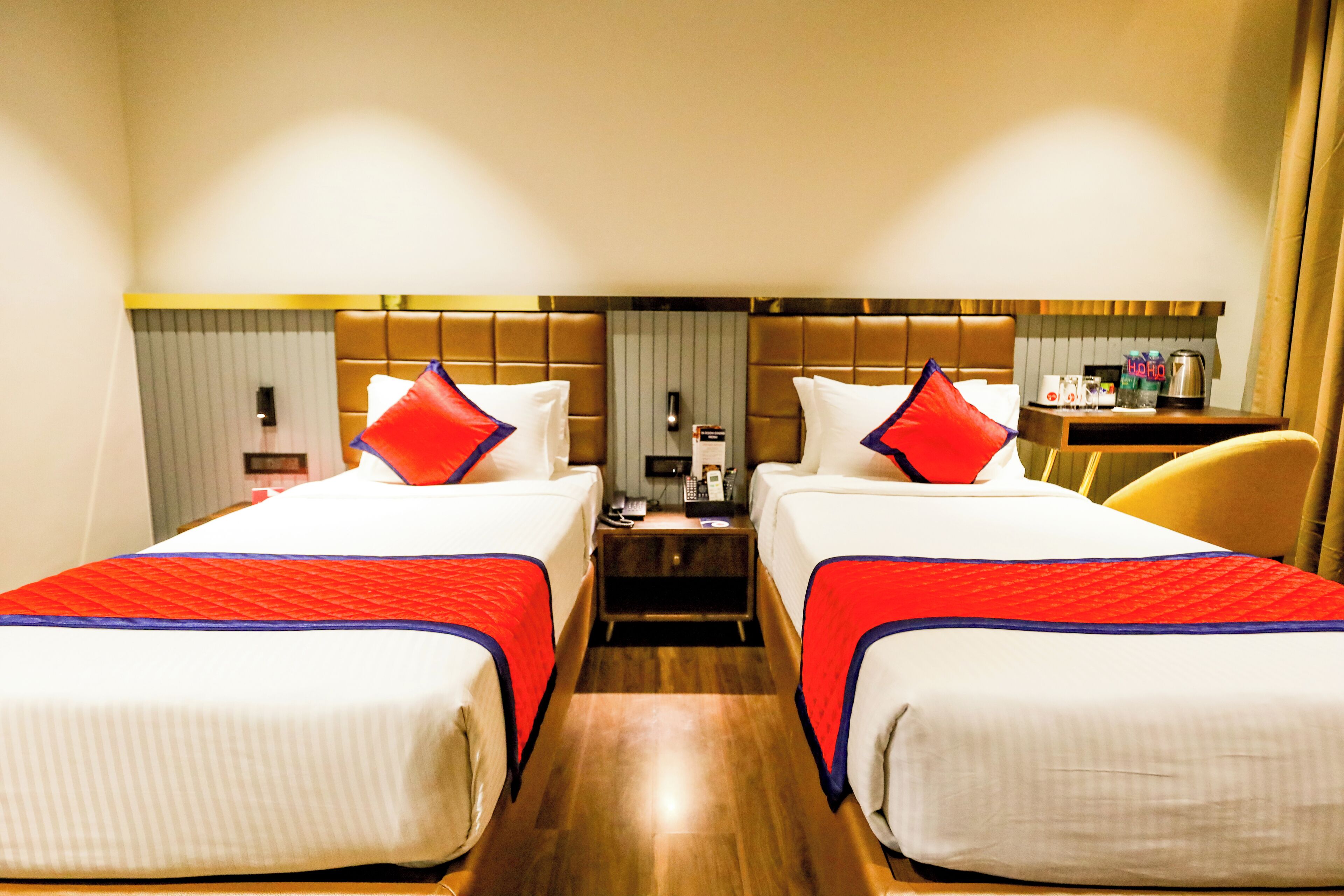 Deluxe Twin Room | Desk, iron/ironing board, free WiFi, bed sheets