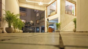 Pintu masuk interior