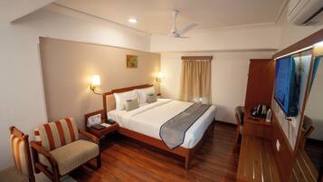 Executive kamer | Een bureau, verduisterende gordijnen, gratis wifi, beddengoed