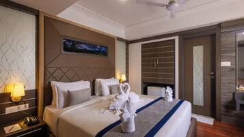 Royal kamer | Een bureau, verduisterende gordijnen, gratis wifi, beddengoed