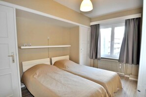 3 bedrooms, iron/ironing board, free WiFi