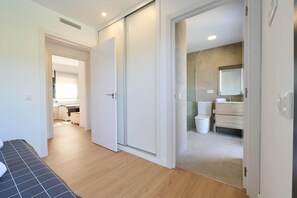 3 slaapkamers, een strijkplank/strijkijzer, gratis wifi