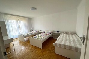 2 bedrooms, free WiFi, bed sheets