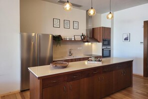 Lavavajillas y comedor 