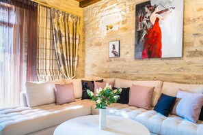 Living area - Villa in Rethymno with countryside view (Rethymno)
