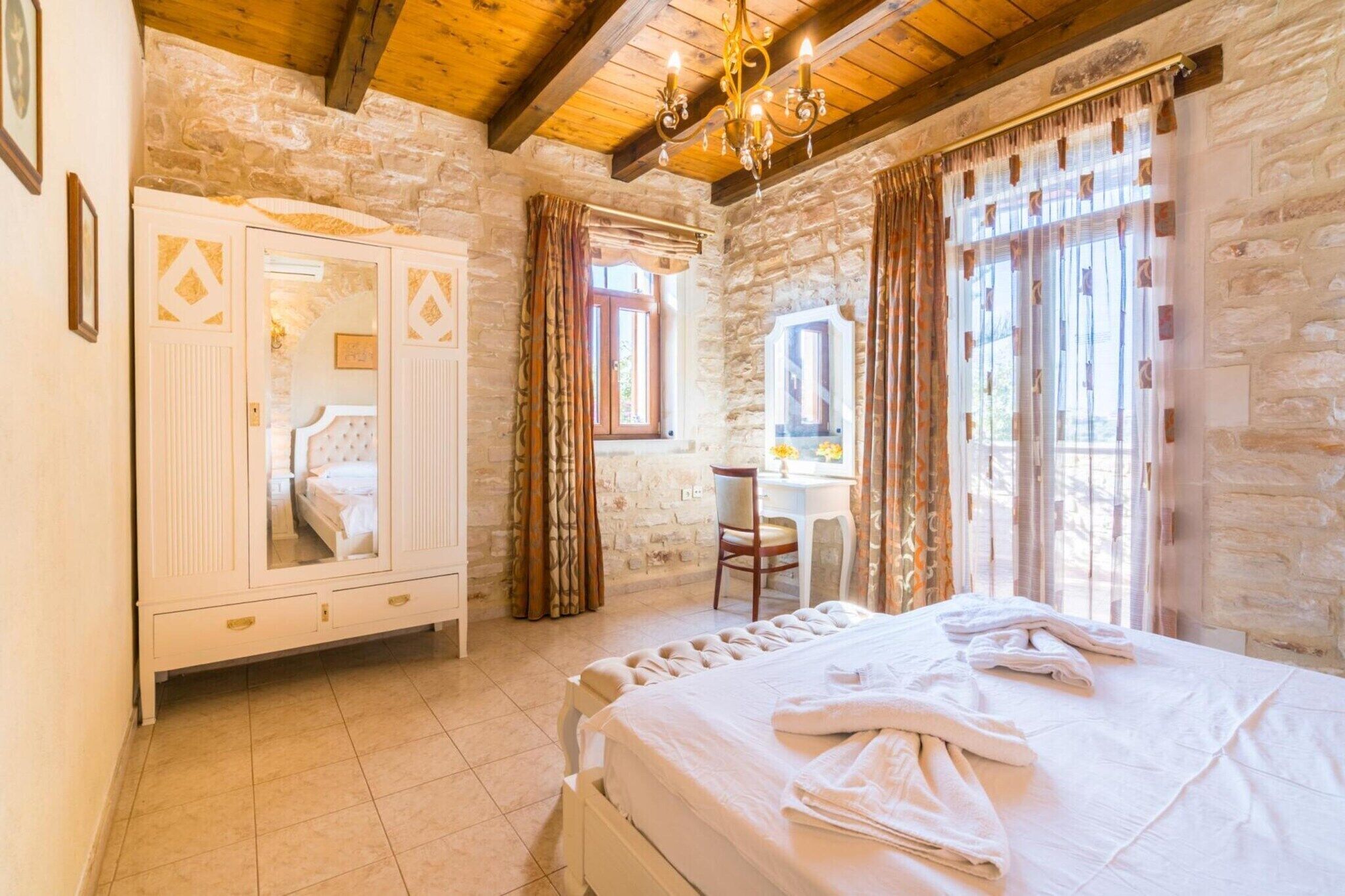 5 bedrooms, free WiFi