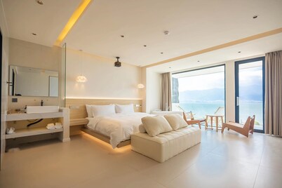 Dali Qiyu Half Hill  Seaview Villa Erhai