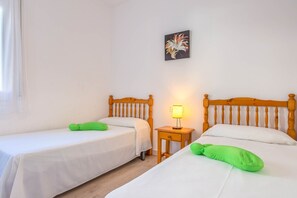 5 habitaciones, tabla de planchar con plancha y wifi gratis 