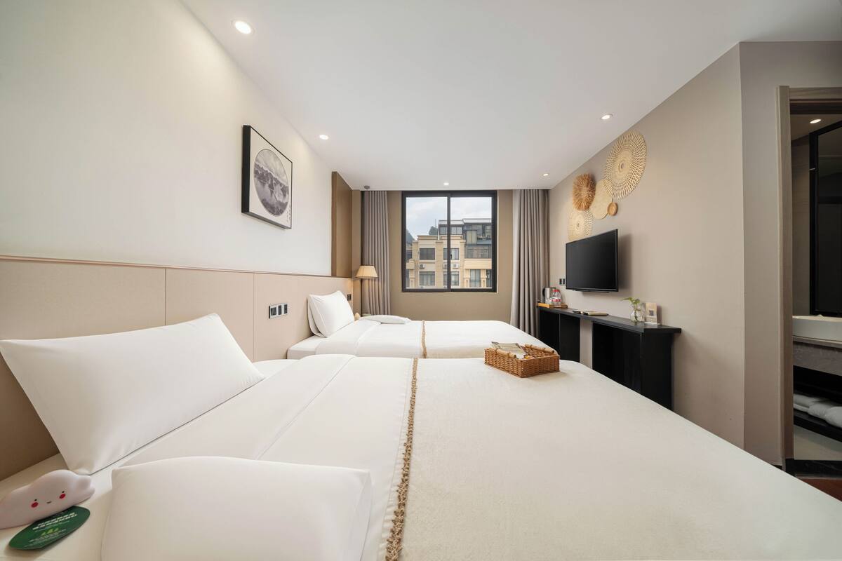 Superior Double or Twin Room, Hill View | Premium bedding, blackout drapes, soundproofing, free WiFi