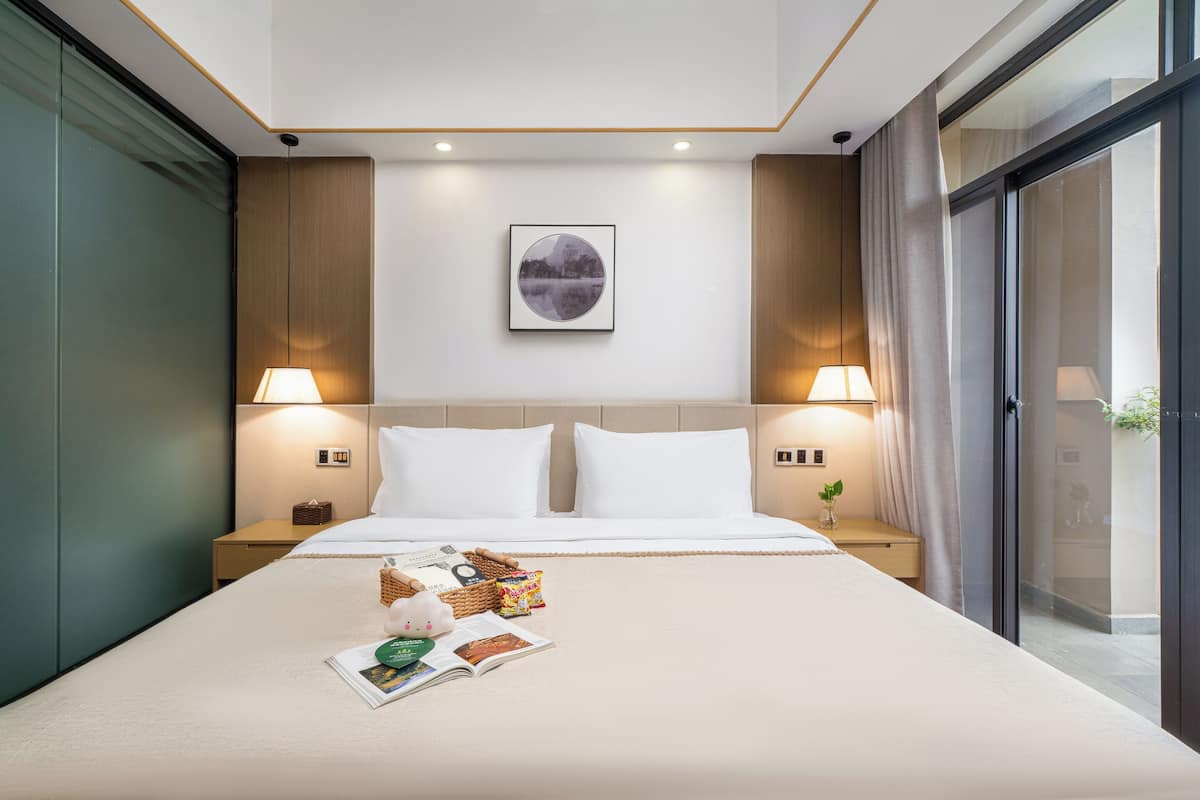 Ropa de cama de alta calidad y cortinas blackout