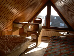 2 bedrooms, iron/ironing board, free WiFi, bed sheets