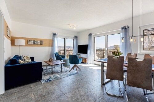 Appartement 'Obersee' avec vue sur le lac, jardin partagé et Wi-Fi