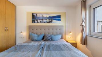 2 slaapkamers, een strijkplank/strijkijzer, gratis wifi, beddengoed