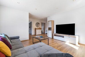 TV - Apartment 'Winder 1' with Mountain View and Wi-Fi (Lustenau)