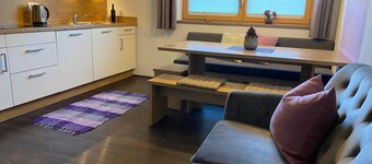 Apartamento 'Mario' con vistas a la montaña, terraza privada y Wi-Fi