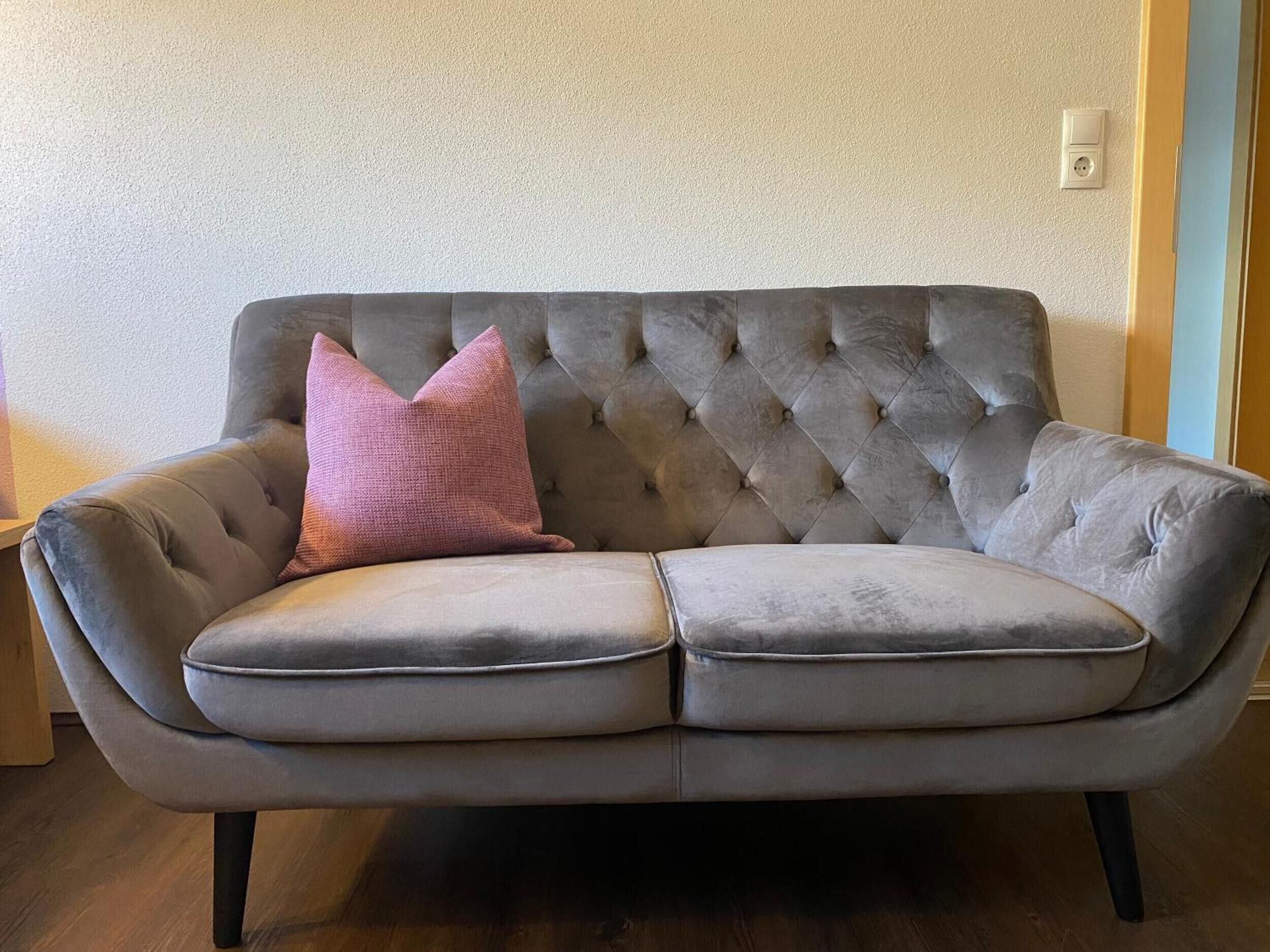 Fernseher, Kamin, Stereoanlage