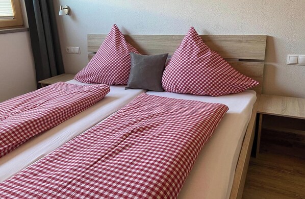 2 bedrooms, free WiFi, bed sheets - Apartment 'Mario' with Mountain View, Private Terrace and Wi-Fi (Hippach)