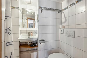 Bruser, hårtørrer, håndklæder