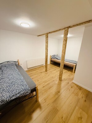 2 bedrooms, free WiFi, bed sheets