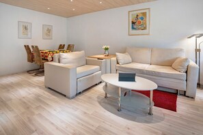 Fernseher, Stereoanlage