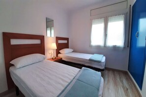 2 bedrooms, iron/ironing board, free WiFi