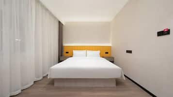 Basic Double Room | Desk, laptop workspace, free WiFi