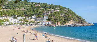 Apartment in Calella near Sand Beach