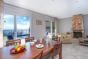 Dining - Villa in Costa Brava with Sea View & Pool (Lloret de Mar)