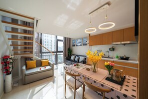 Loft | Living area - Shanghai Hills & Wanye Prime Stay (Shanghai)