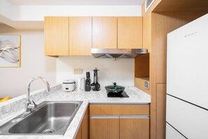 アパートメント | 専用キッチン | 大型冷蔵庫、電気ポット、調理器具と食器