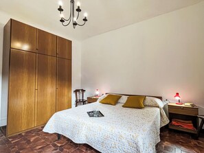 1 dormitorio, tabla de planchar con plancha, wifi gratis