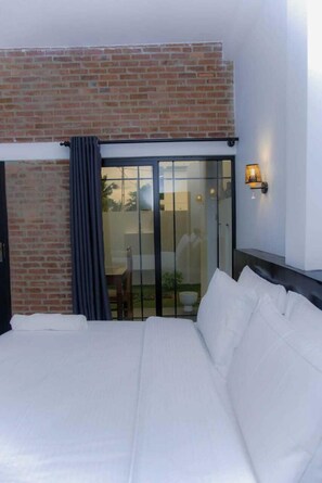 Deluxe Double Room, Patio, Garden View