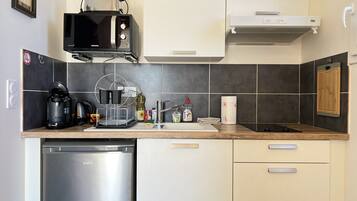 Rumah Comfort, 1 kamar tidur | Dapur pribadi | Lemari es, microwave, mesin pembuat kopi/teh, dan ketel listrik