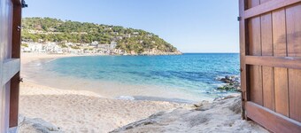 Villa in Llafranc by the Sandy Beach