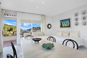 3 makuuhuonetta, silitysrauta/-lauta, ilmainen Wi-Fi