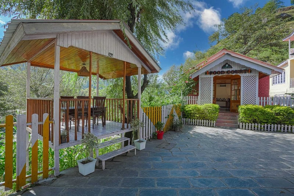 Hotel Rock Villa Dalhousie (With Swimming Pool ) image