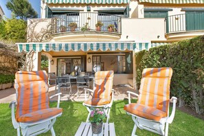Outdoor dining - Villa in Llafranc with Sea Views & Pool (Llafranc)