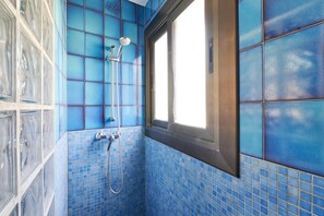 Shower - Cozy villa for 10 persons (Blanes)